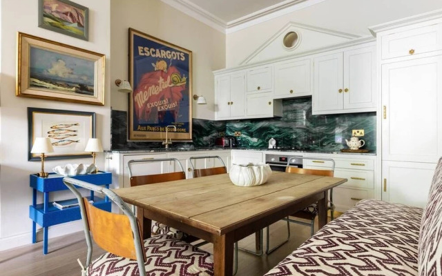 Porchester Square VI by Onefinestay