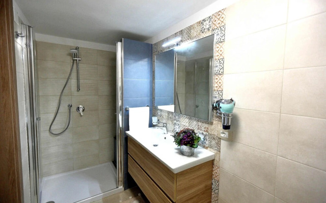 Holiday House Francesca - Rossana Apartment