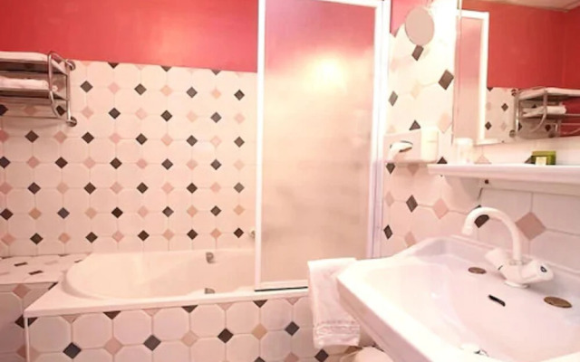 Logis Hotel le Prieure