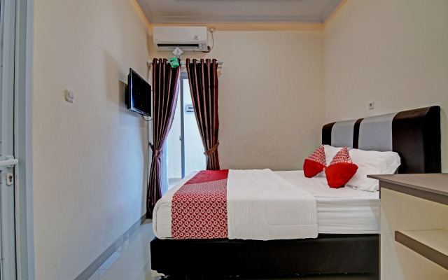 OYO 91269 R&s Living Residence