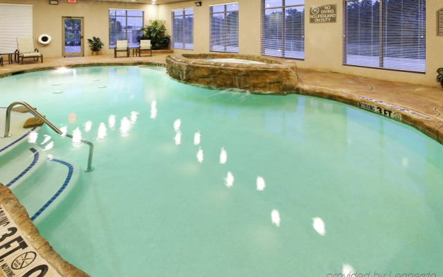 Holiday Inn Express & Suites Mansfield by IHG