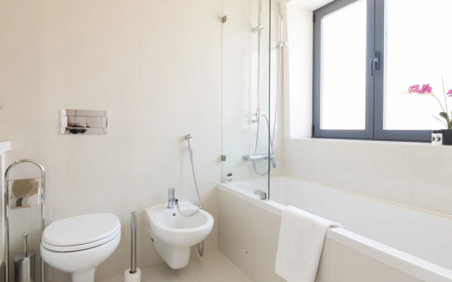 JOIVY Lux & Spacious 1BR home w/ huge terrace, 5mins to Academy of Sciences
