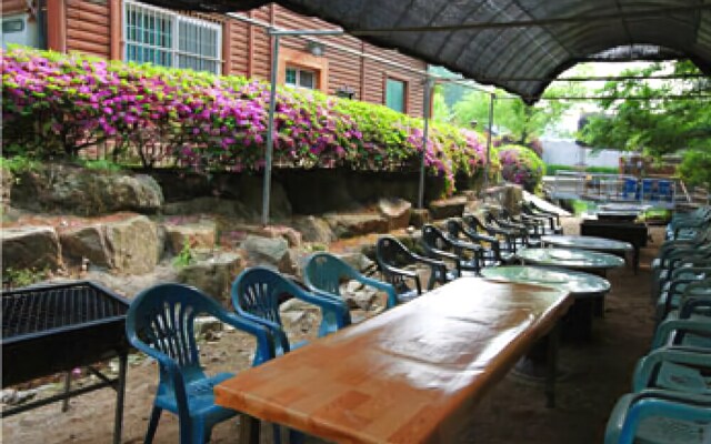 Yongin Tree's Story Pension
