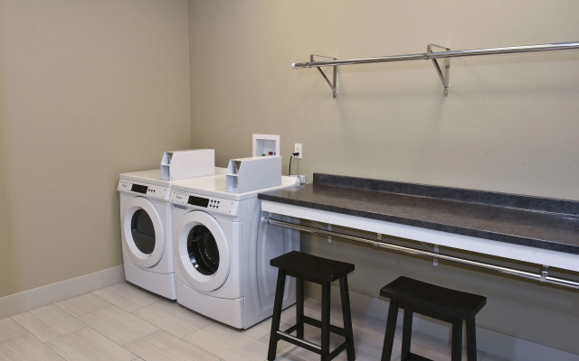 Holiday Inn Express & Suites Madisonville by IHG