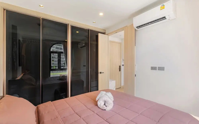 One bedroom Palmetto Condo Karon A608
