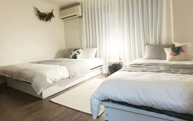 Sunny House Hongik snt 1mins