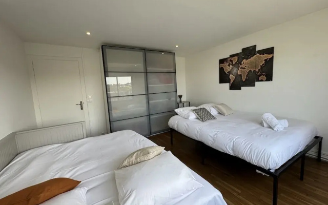 Home in Le Mans Near 24 Hours Circuit