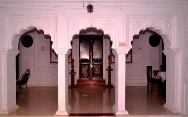 Sheesh Mahal