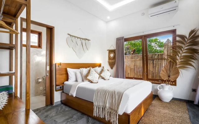 Villa Grateful by Alfred in Bali - Stunning 2BR Dream Villa With Ricefield View — 2-star hotel in Sukawati
