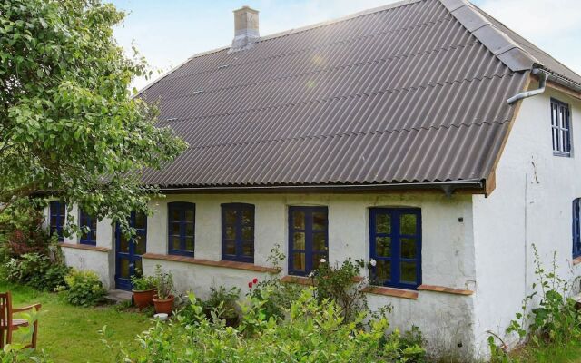 Rustic Holiday Home in Løgstør near Sea