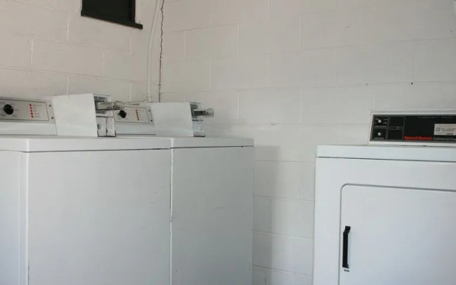 Seaview Holiday Park and  Hostel