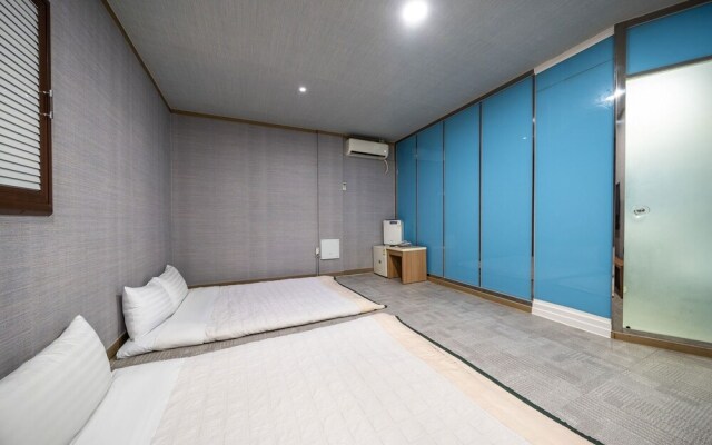 Sadang Charis Hotel