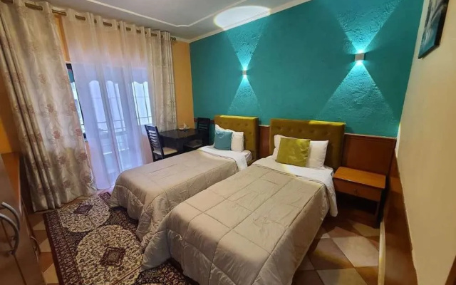 My Rooms Hotel & Bar