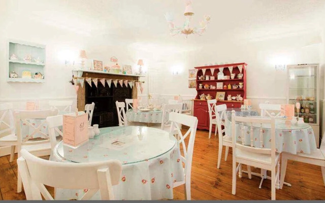 Number 61 Guest House and Tea Room