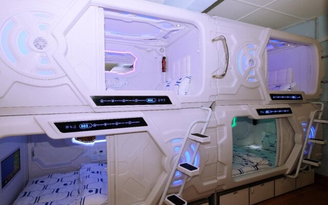 Audrey Capsule Hostel