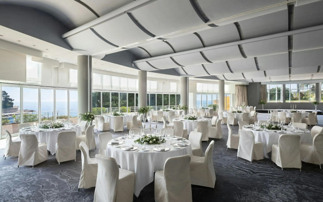 Le Meridien Beach Plaza