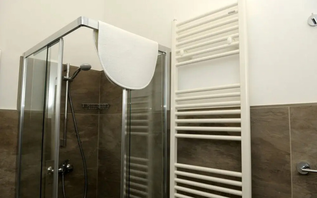 Della Torre Rooms