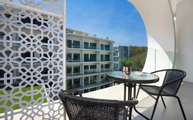 Nai Harn Suite near Beach UTN D502