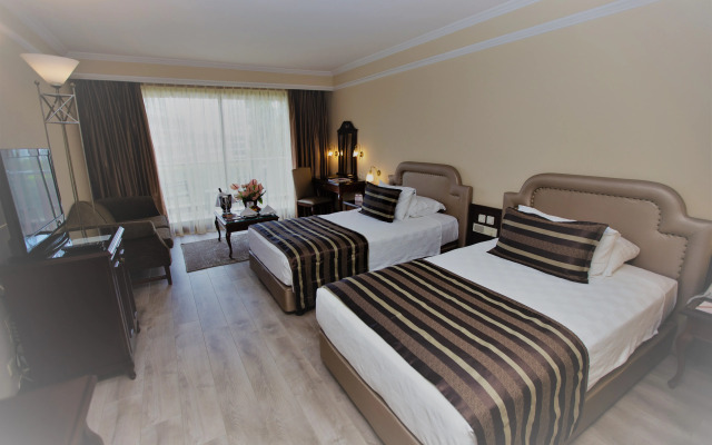 Karaca Otel