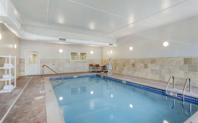 Comfort Suites Knoxville East