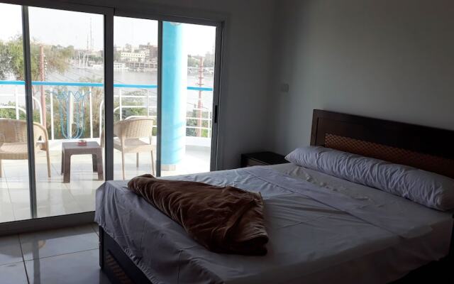 Hofni Palace Nile Niew