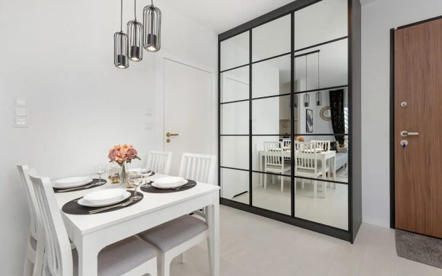 Modern With Balcony and Gym by Renters