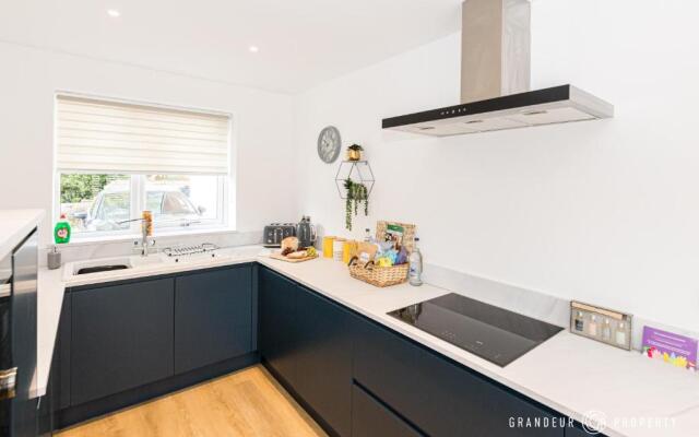 Stunning and Modern 3Bed, Town Centre Poole, Parking