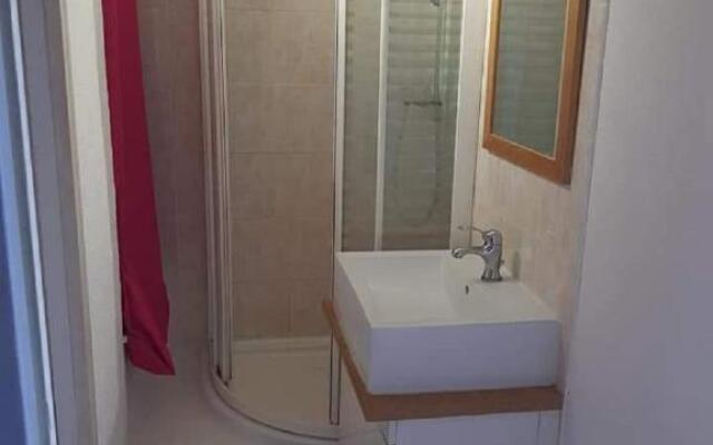 Studio cabine avec place de parking privée