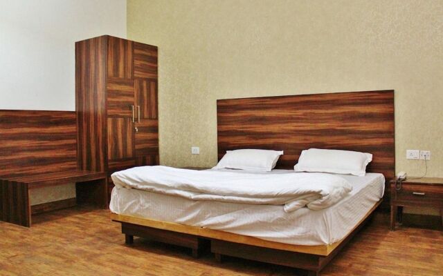 Adhunik Hotel Neemrana