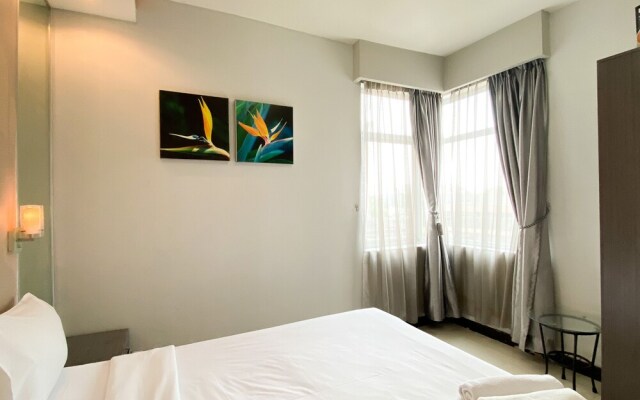 Homey 2Br Apartment Crown Court Executive Condominium