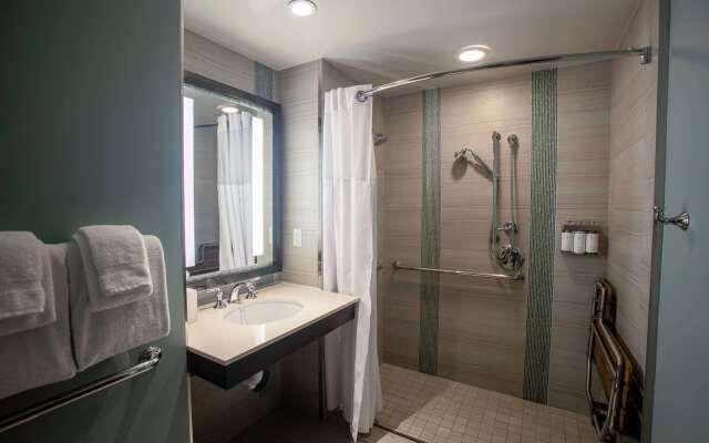 Wyndham Grand Jupiter at Harbourside Place