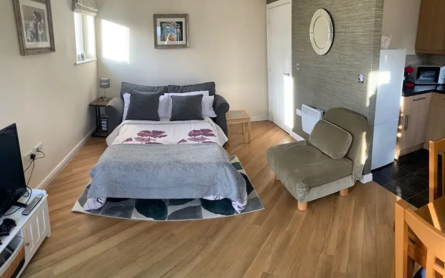 Sleeps 4/6 pet Friendly Parking nr Nec/warwick uni