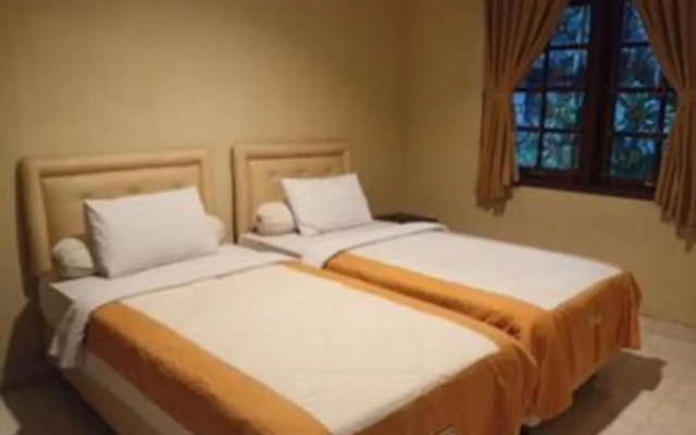 RedDoorz Resort @ Cimahpar Bogor