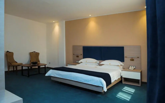 Al Bayt Hotel