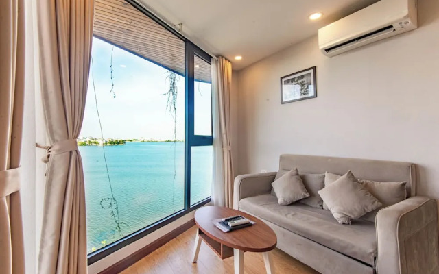 Moon West Lake Residence