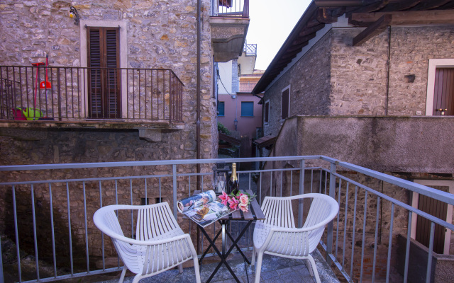 Fontana Del Lago Apt. 2