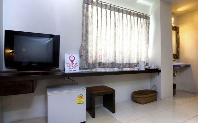 NIDA Rooms Talat Yot Night Market