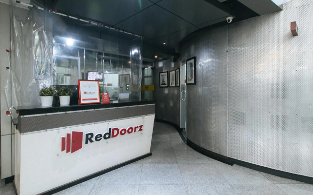 RedDoorz Plus @ Banawe Quezon City Weekly Stay