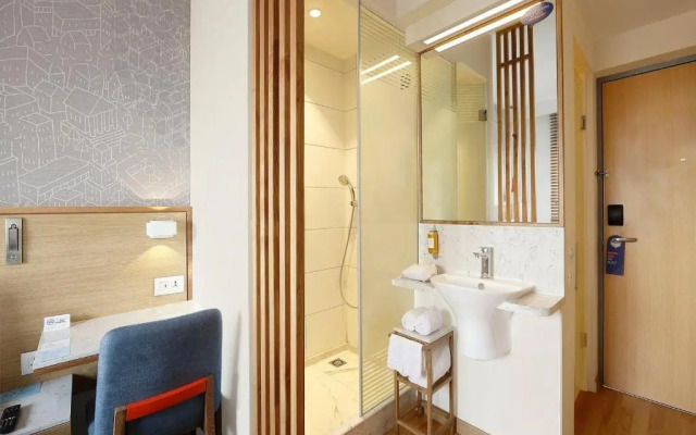 Holiday Inn Express Greater Noida Knowledge Park
