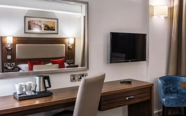 Heston Hyde Hotel
