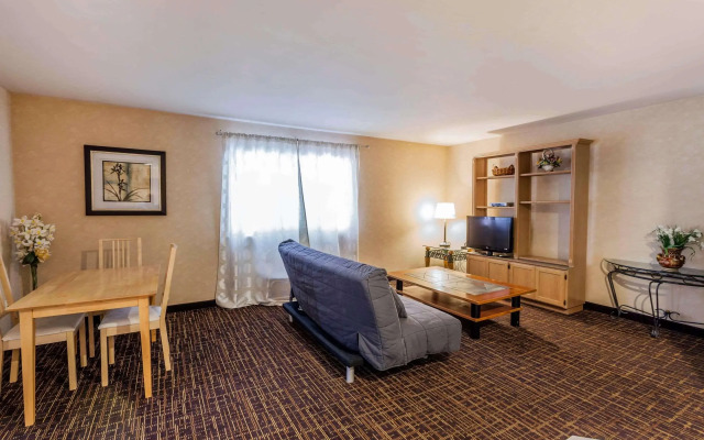 Quality Inn Near Seattle Premium Outlets Arlington