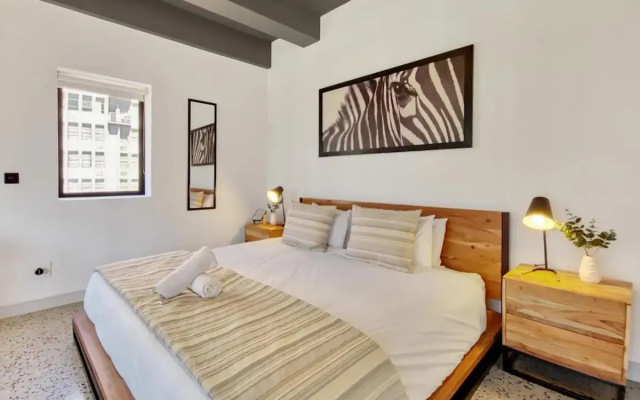City Oasis Apartment with Rooftop Pool!
