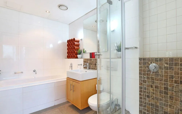 808 Cartwrights Corner