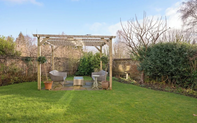 Eskbank Terrace Spacious House