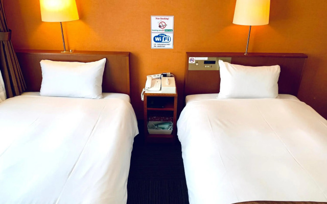 Tokyo Plaza Hotel