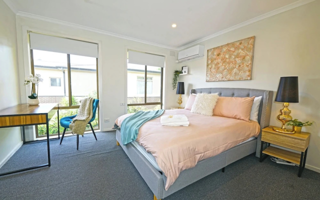 Maroondah 3BR Brick House