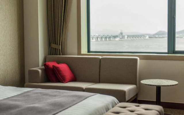 Shangria Beach Tourist Hotel