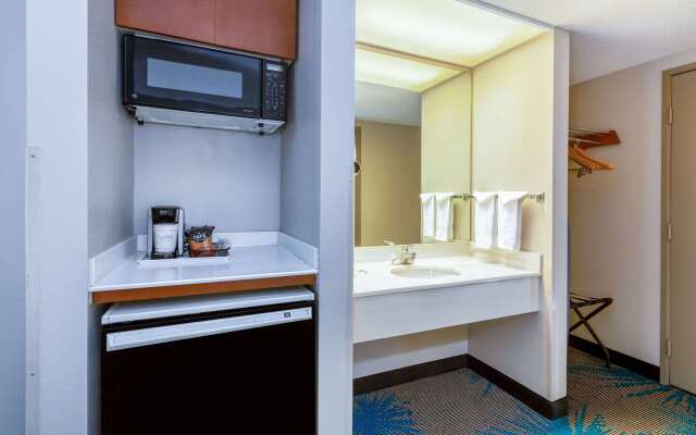Days Inn & Suites by Wyndham Denver International Airport