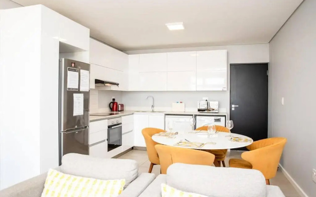 Beachfront 2 bedroom with swimming pool, Blouberg