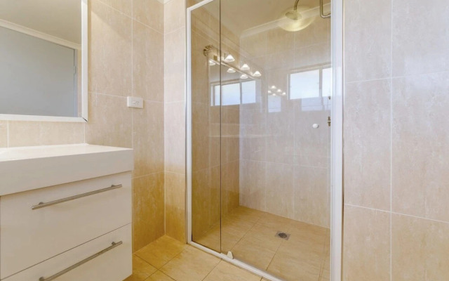 Albacore Unit 4, 12 Ondine Close